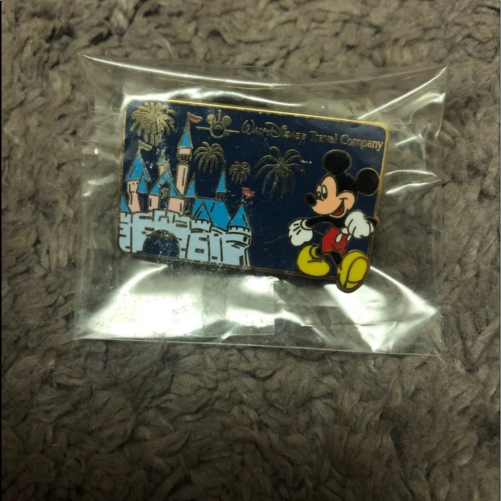 NWT Disney travel company limited edition pin